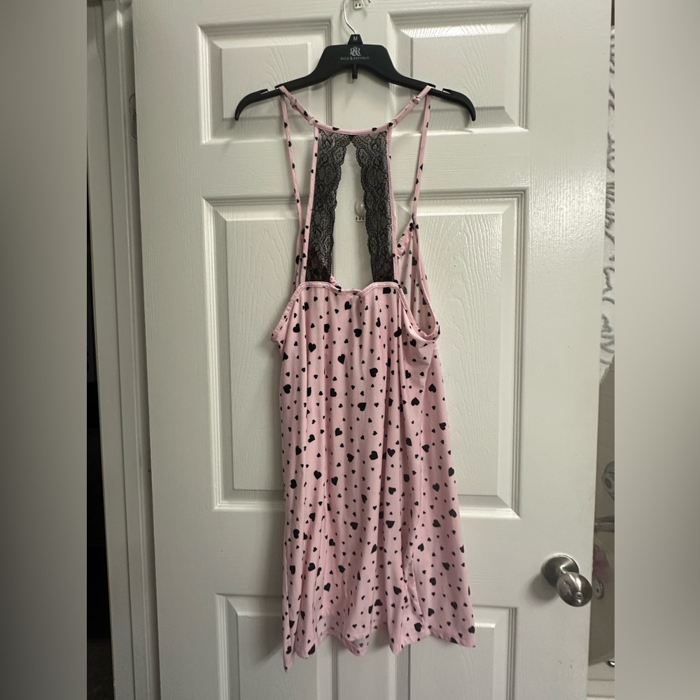 2X (20W-22W) Secret Treasures nightie. Pink with black hearts. Adjustable straps - Picture 6 of 6